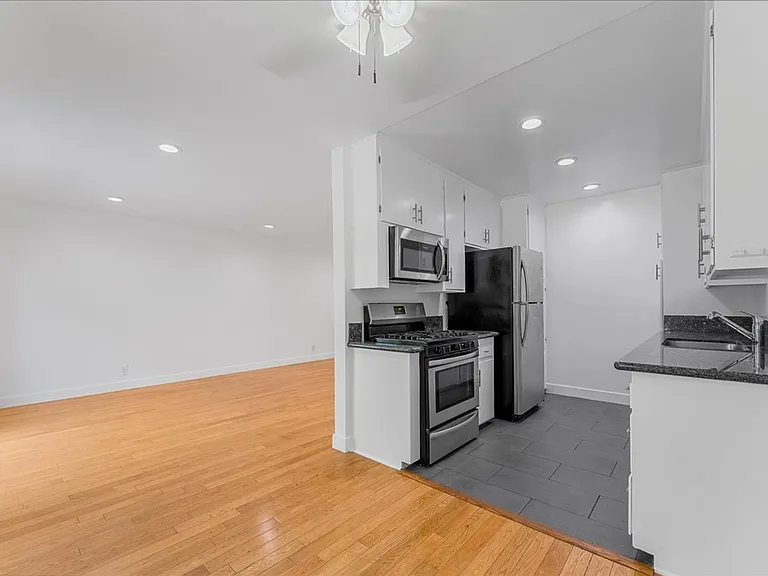 1336 N Citrus Ave #2 — Photo 3