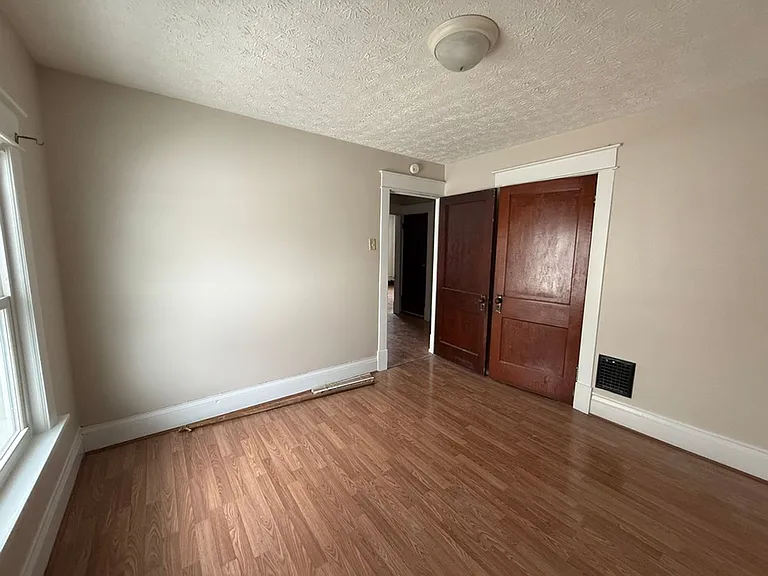 9 W Moody Ave — Photo 8