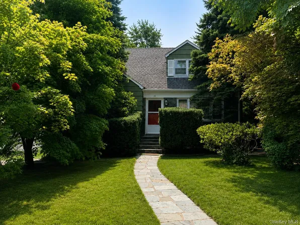 26 Reynolds Place, Scarsdale, NY 10583