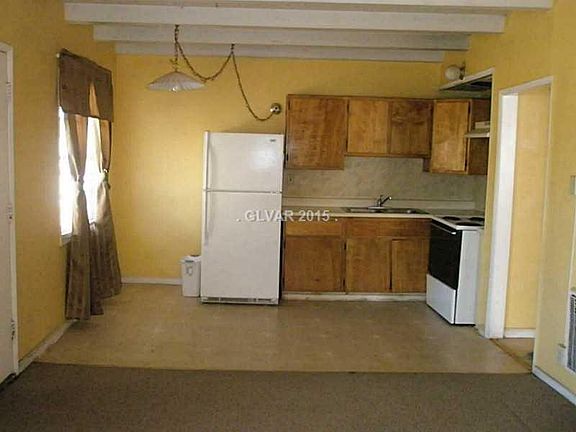 4th image of 384 N 15th St
