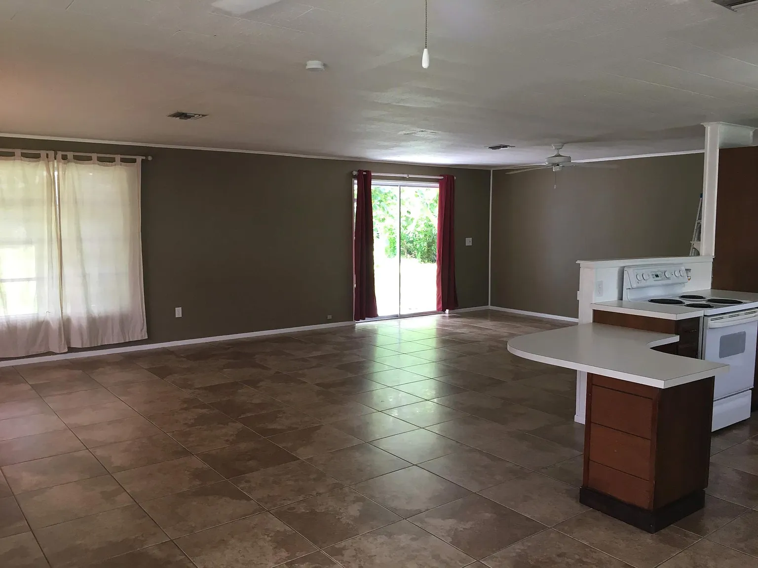 2 bed, 1200 sqft, $1,800 — Photo 2