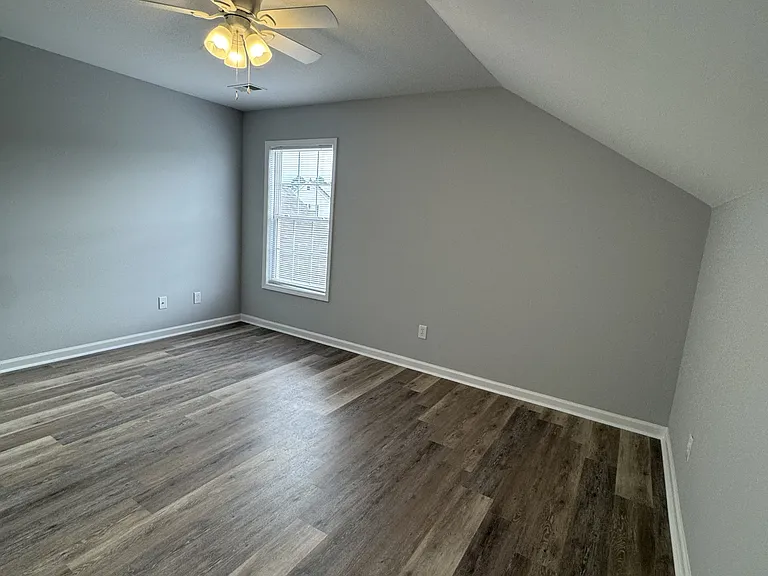 4529 Farm Lake Dr — Photo 12