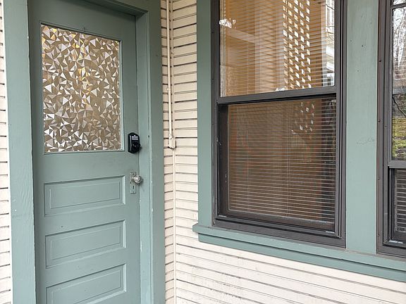 3rd image of 2311 SE Hawthorne Blvd #11559595