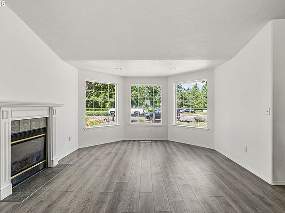 2nd image of 301 SE 175th Ave
