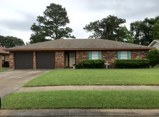 666 Birchwood Dr, Port Neches, TX 77651