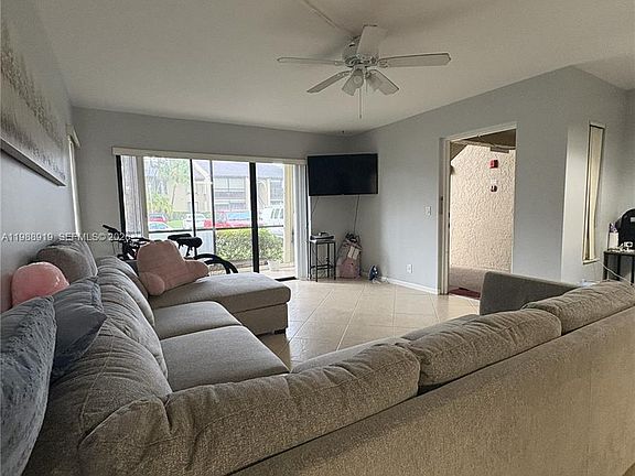 3rd image of 718 Sunny Pine Way APT D1