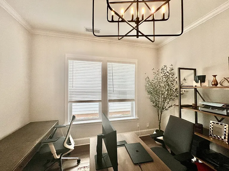 413 Belton St #413 BELTON ST — Photo 17