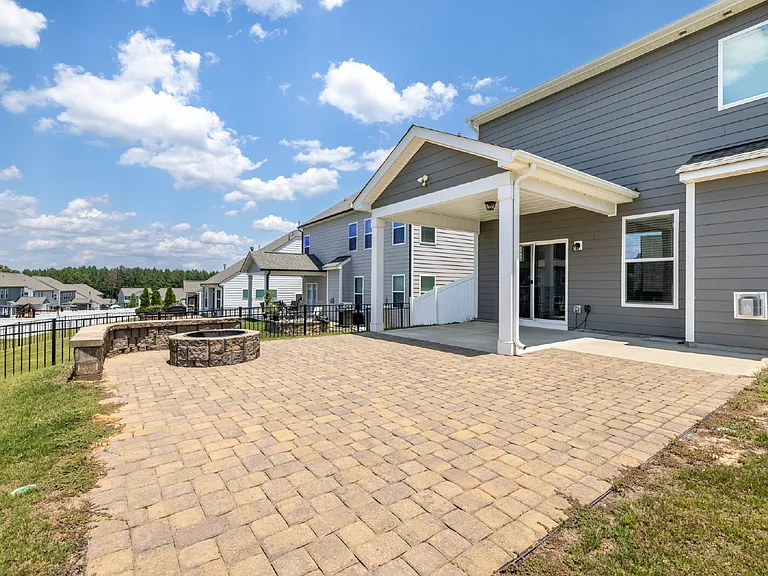 1069 Pennington Dr — Photo 44