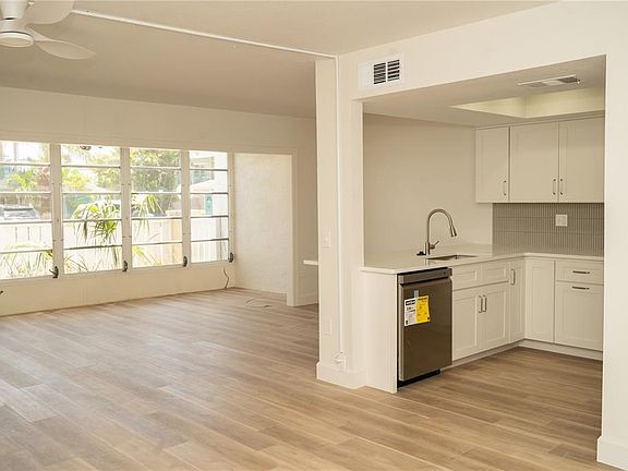 5th image of 661 POINSETTIA AVENUE #108