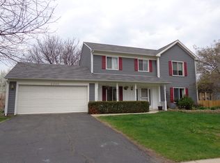 2390 Boxwood Ln, Aurora, IL 60502