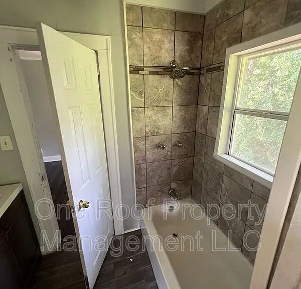 2450 Benton Blvd #B — Photo 5