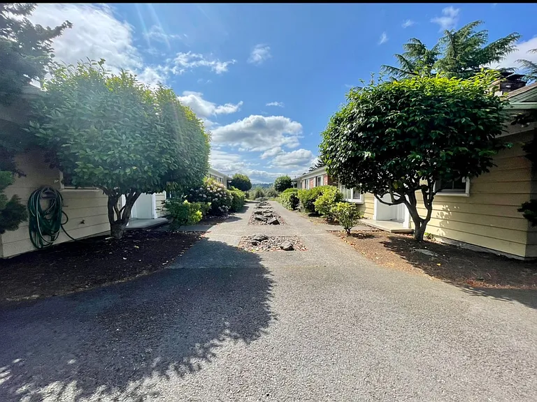 5272 SW Scholls Ferry Rd — Photo 16
