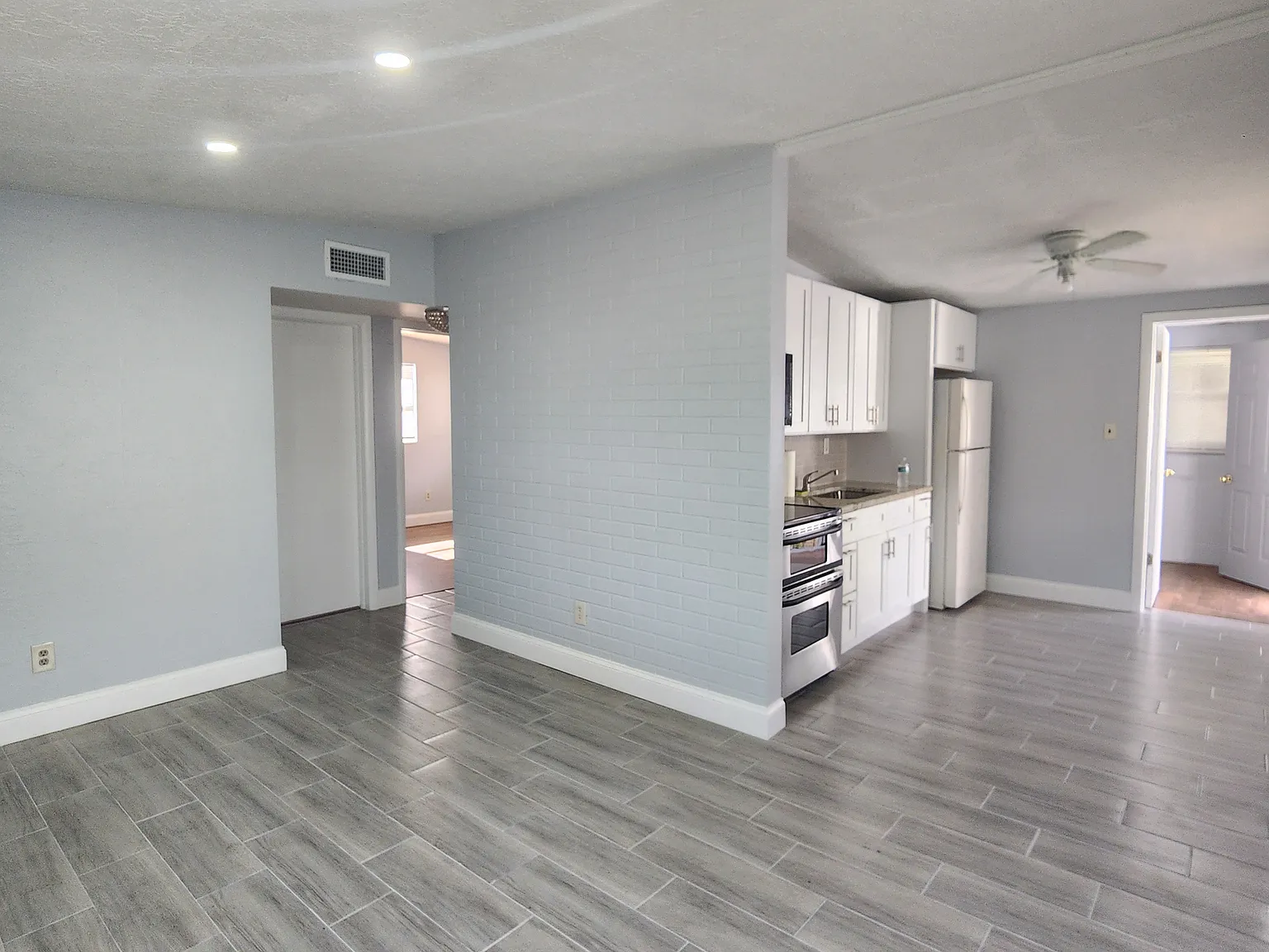 2 bed, 731 sqft, $1,850 — Photo 2