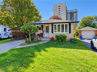 73 Belton Dr, Kitchener, ON N2M 2B7
