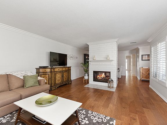 5th image of 2130 Crespi Ln