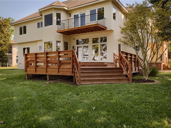 1 Island View Dr, Newport News, VA 23602