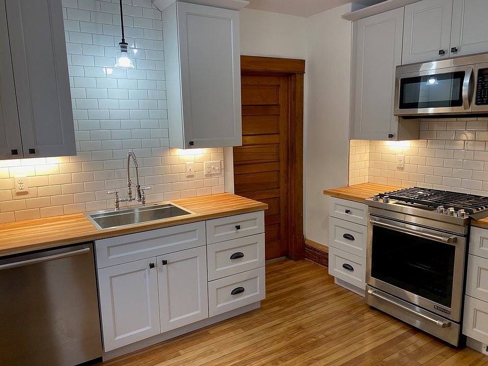 New high end kitchen with Bosch dishwasher