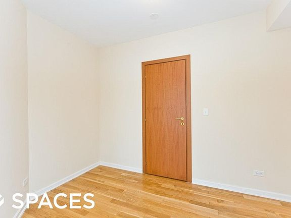 3rd image of 3103 W Lawrence Ave #Three