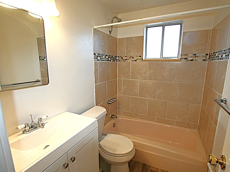 1878 Vine St #206 — Photo 5