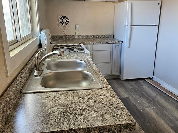 3rd image of 325 7th Ave S #2