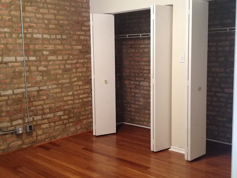 3201 N Seminary Ave #211 — Photo 8