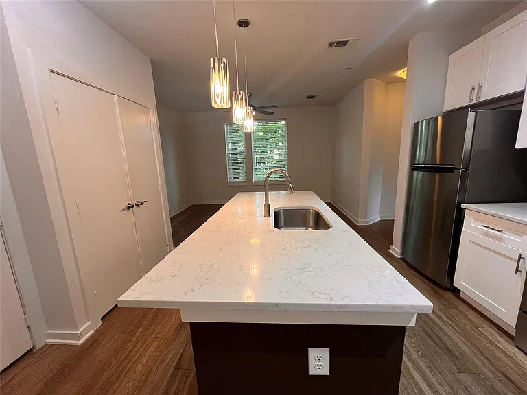 1900 Barton Springs Rd #4041 — Photo 17