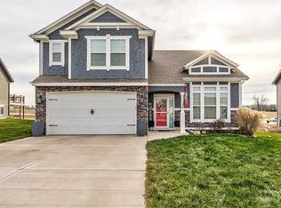 15617 Lakeside Dr, Basehor, KS 66007