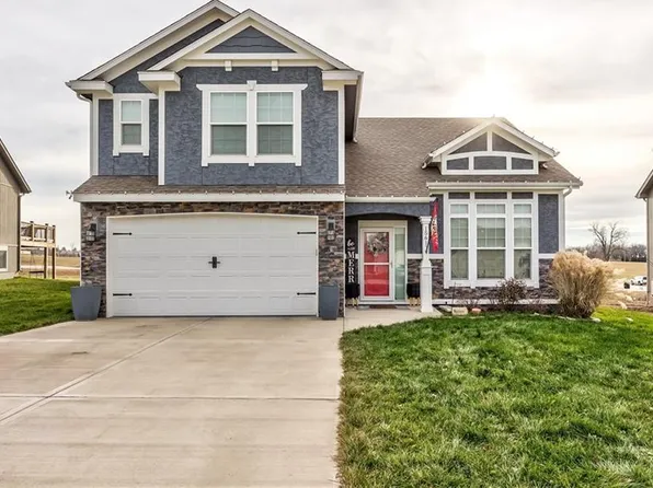 15617 Lakeside Dr, Basehor, KS 66007