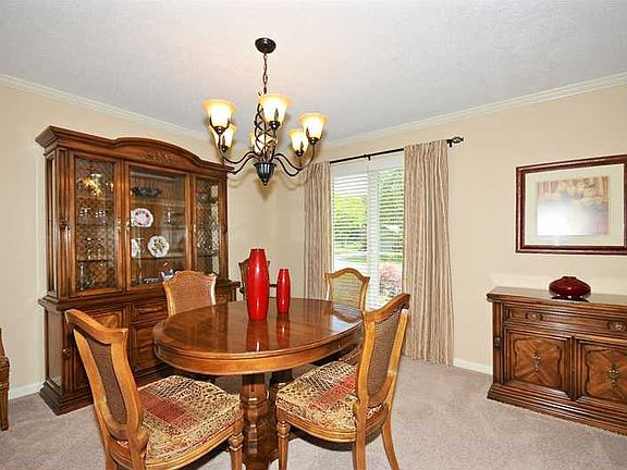 3rd image of 7326 Hidden Valley Dr