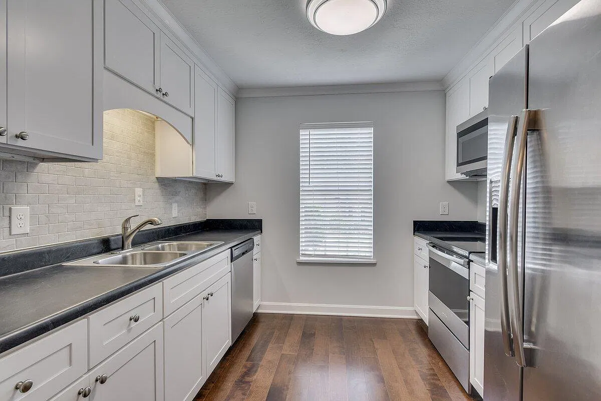 3 bed, 2.0 bath, 1595 sqft, $1,650 — Photo 4