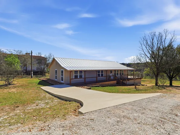 1333 Comanche Path, Bandera, TX 78003