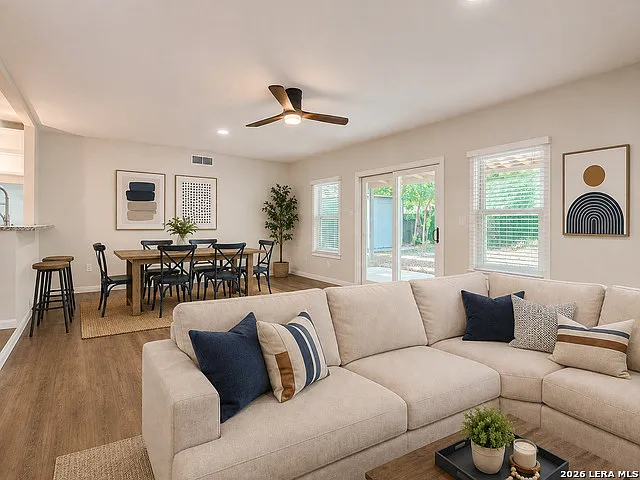 334 Shropshire Dr — Photo 7