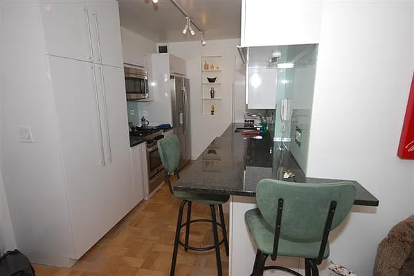 Rented by Luxury Habitat | media 17