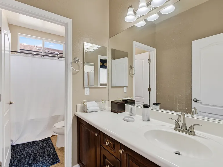 12034 W Polk St — Photo 15