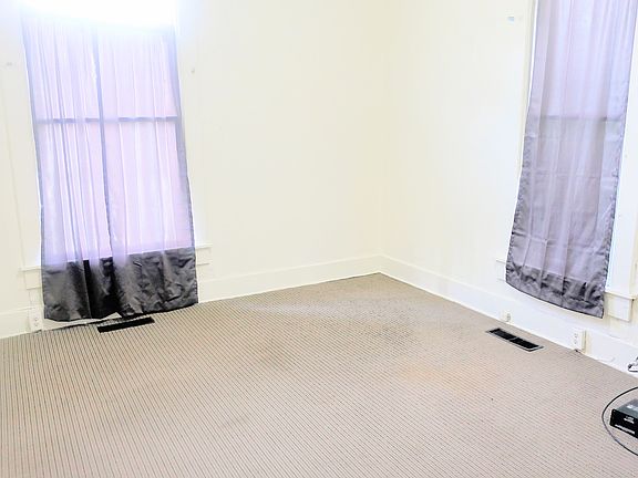 4th image of 425 W Adams St APT 1