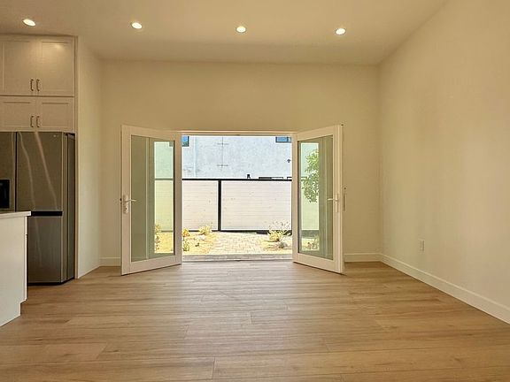 2nd image of 1135 Scofield Dr #A