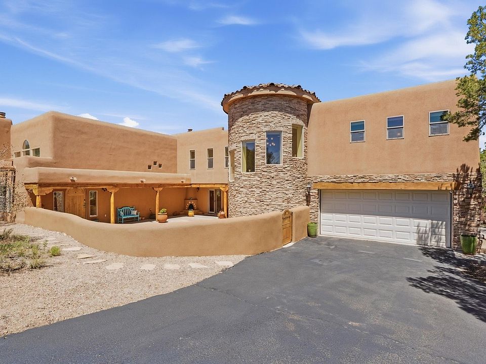 1st image of 26 Canyon Ridge Dr