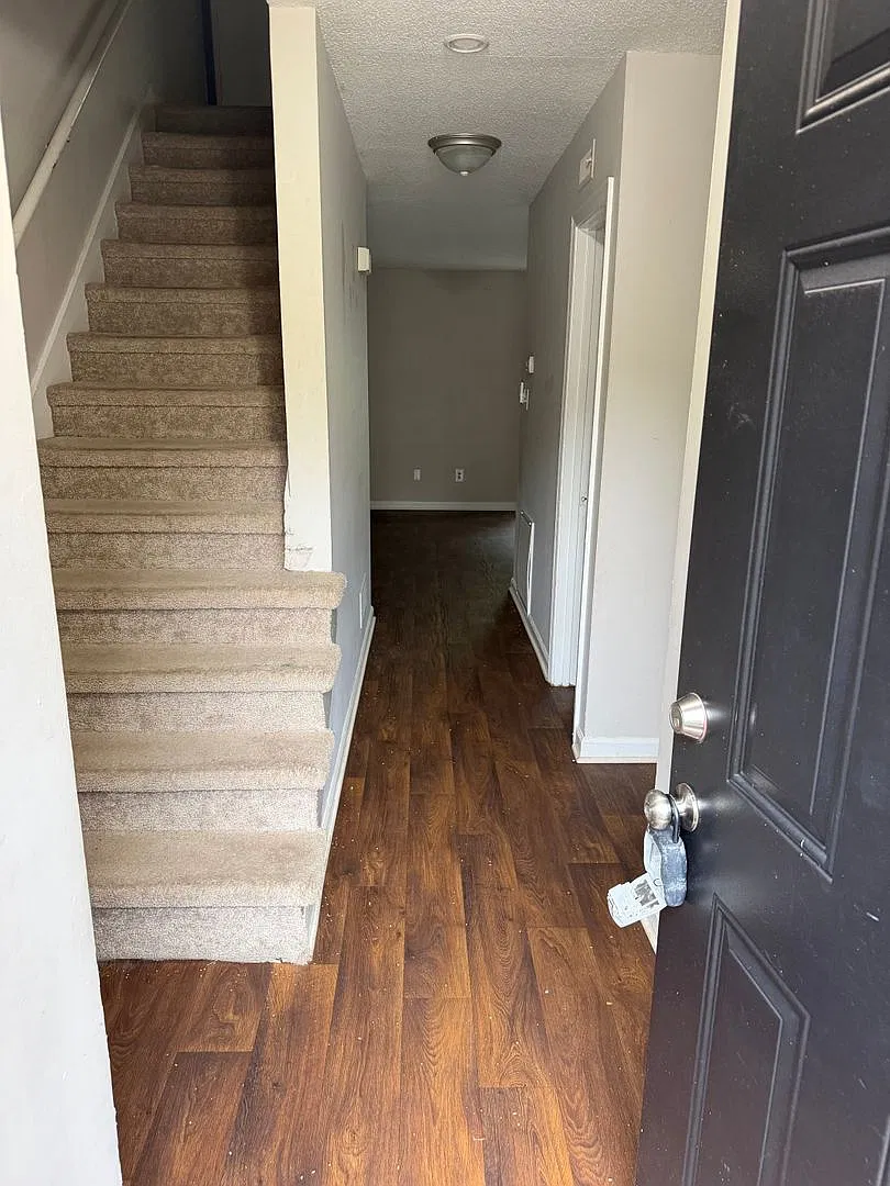 3531 Lynhaven Dr. — Photo 2