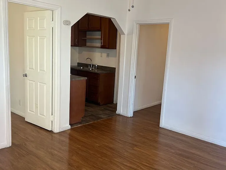 1118 N Norman Ct — Photo 2