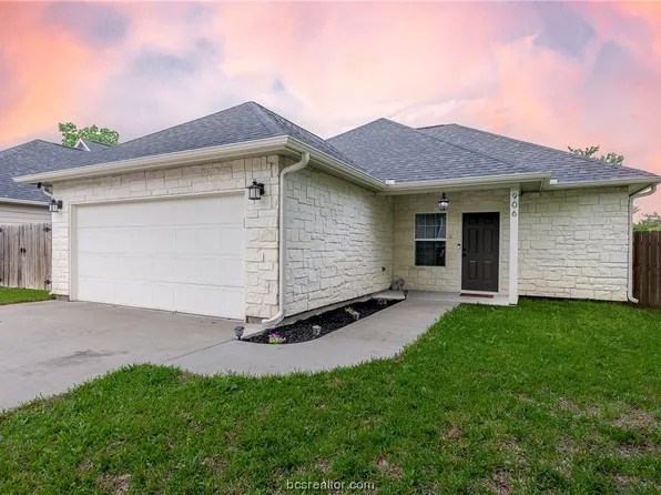 906 New York St, Bryan, TX 77803