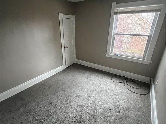 4th image of 318 Victoria Pl