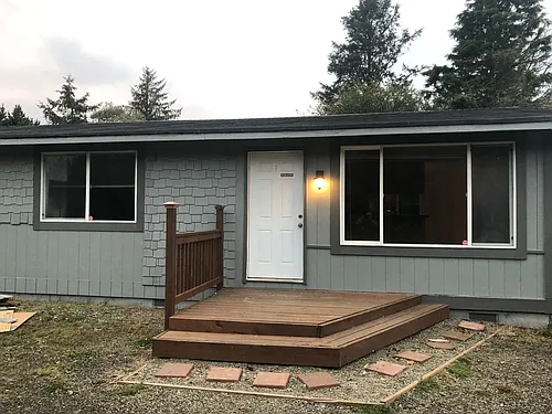 911 SW Pt Brown Ave Photo 1