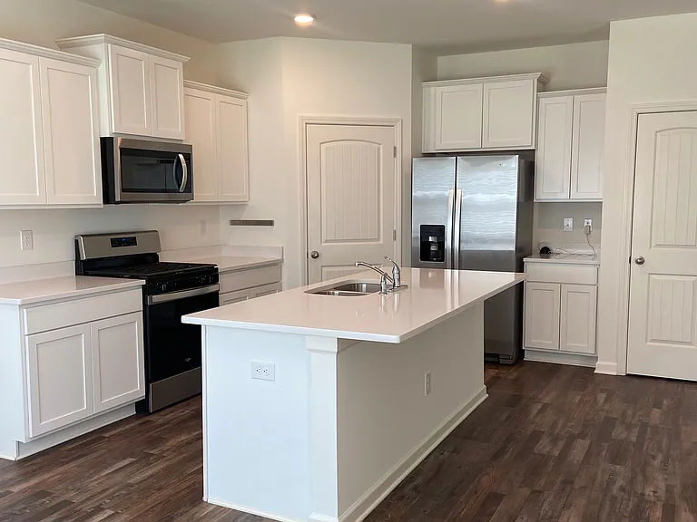 252 Chelsea Park Dr — Photo 7