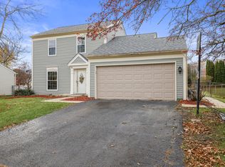 1475 Farrington Ln, Aurora, IL 60504