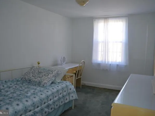 1123 Stratford Rd, Glenolden, PA 19036