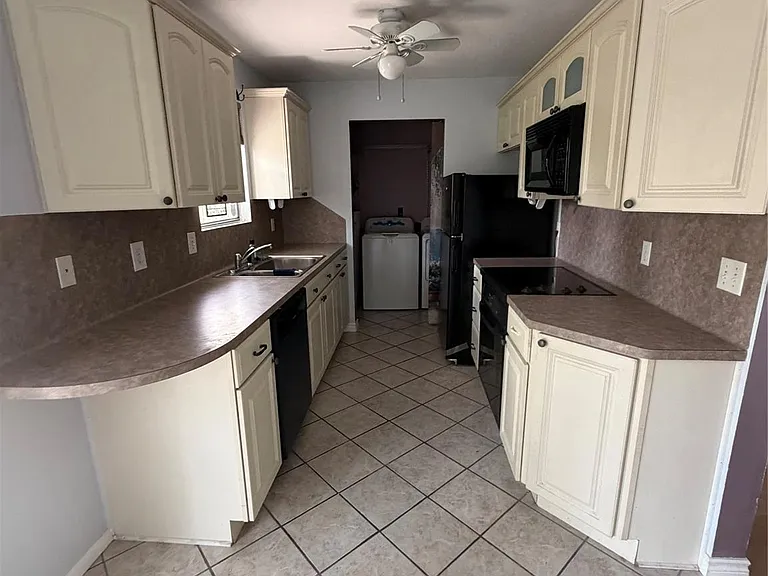 10415 Norton Dr — Photo 14
