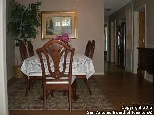 5th image of 221 Dalehurst Dr