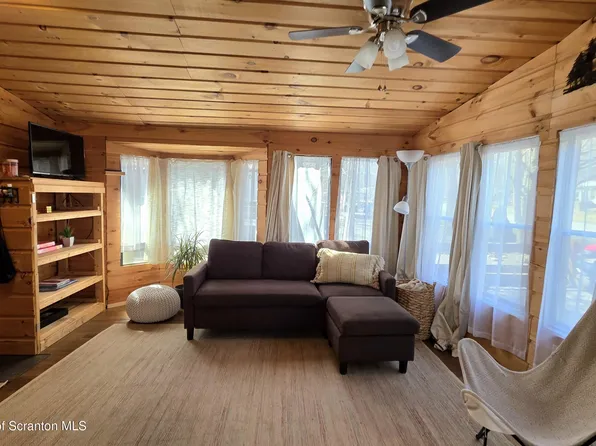 Wi5402 Wildlife Way, Moscow, PA 18444