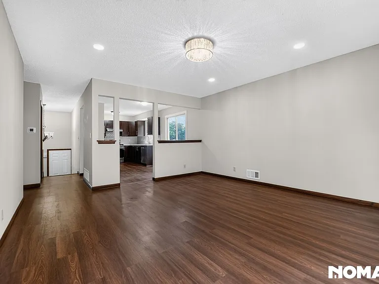 9720 Pleasant Ave S — Photo 10