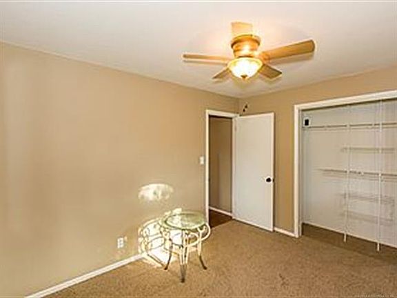 4th image of 1715 Crescent Dr